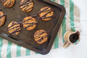 Easy Almond Oat Cookies